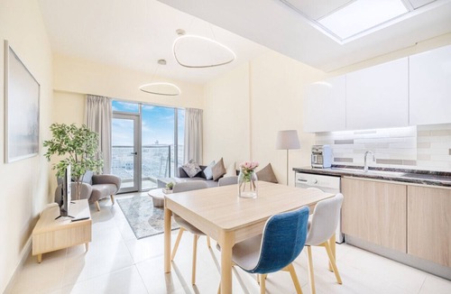 Discovery Gardens Apartment | Elegant Home next to Metro Station in Al Furjan