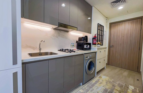 Dubai Apartment | Elegant Studio Escape in Al Merkadh-117