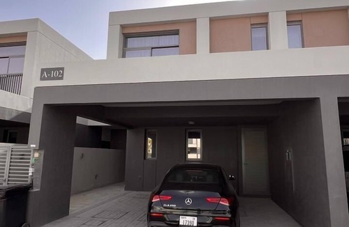 Trade Center Villa | Elegant Villa with Direct Pool/Lagoon Access