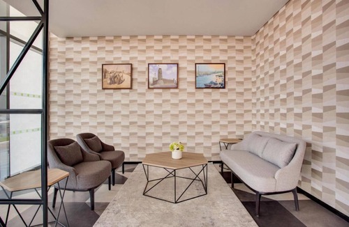 Jumeira 3 Apartment | Executive Suite Near Nostalgia Cafe By Luxury Bookings