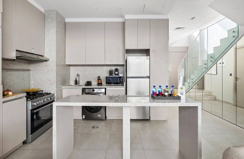 Dubai Villa | Family 4BR Villa | PS5 & Garden | New Community
