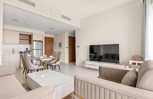 Dubai Apartment | FIRST CLAS 1BR Creek Beach , Lagoon Access