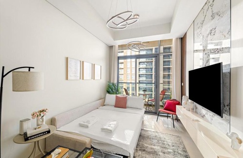 Sheikh Zayed Road Apartment | FIRST CLASS 1BR Luxe Comfort Stylish Design