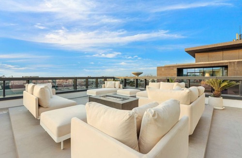 Al Wasl Apartment | FIRST CLASS | Penthouse | Elegance Meets Luxury