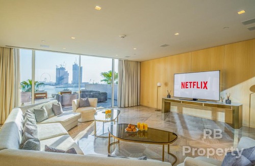 Palm Jumeirah Villa | FIVE Palm Beach Villa -Private Pool & Roopftop Jacuzzi, 3-Level, by Exclusive Holiday Homes