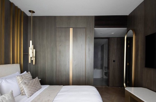 Sheikh Zayed Road Apartment | FIVE Palm Jumeirah | 2 BDR. | Hotel facilities incl.