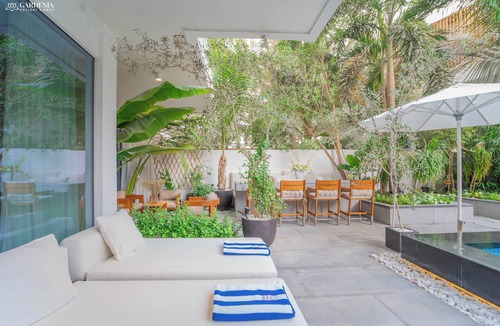 Jumeirah Apartment | FIVE Palm Prive Pool and Garden Luxury Suite