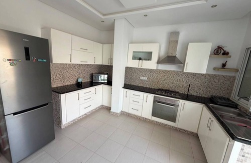 Western Khezama Apartment | Floor of a Luxury Villa (3 Bedrooms + 3 Bathrooms) – Sousse