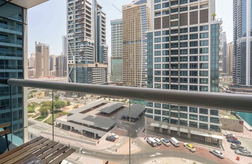 Jumeirah Lake Towers Apartment | Free housekeeping visits during your stay - StayShort - Prime 2BR Retreat in JLT that Sleeps 4!