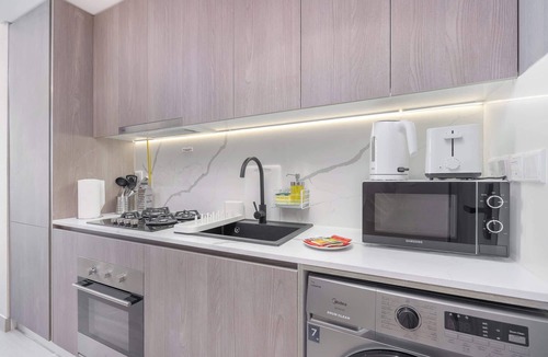 Dubai Apartment | Free housekeeping visits during your stay - StayShort - Captivating and cozy studio in Laya Heights