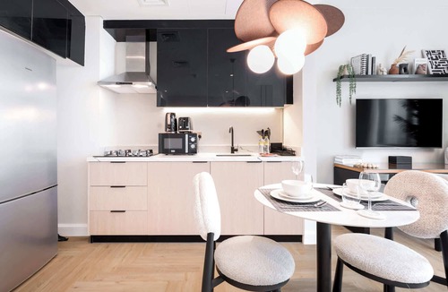 Business Bay Apartment | Free housekeeping visits during your stay - StayShort - Stunning Studio in Business Bay that Sleeps 2!