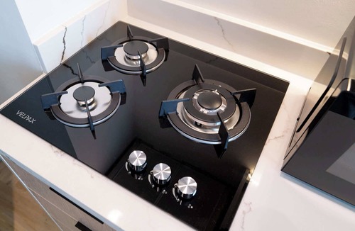 Business Bay Apartment | Free housekeeping visits during your stay - StayShort - Stunning Studio in Business Bay that Sleeps 2!