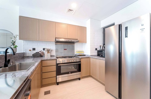 Dubai Villa | Free housekeeping visits during your stay - StayShort - 6BR Villa in Damac Lagoons that Sleeps 11