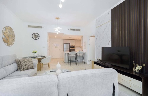 Dubai Marina Apartment | Free housekeeping visits during your stay - StayShort - Contemporary 1BR Escape for 4 in Dubai Marina