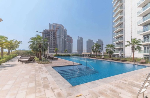 Dubai Apartment | Free housekeeping visits during your stay - StayShort - Damac Hills cozy studio for 2 people!