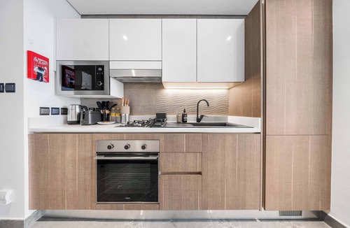 Al Barsha Apartment | Free housekeeping visits during your stay - StayShort - Relaxing Studio in Arjan that Sleeps 3