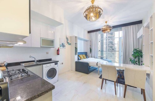 Business Bay Apartment | Free housekeeping visits during your stay - StayShort - Awesome Studio Apartment with Burj Khalifa View at Business Bay!