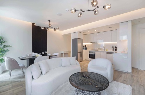 Downtown Dubai Apartment | Free housekeeping visits during your stay - StayShort - Sophisticated 1BR in Business Bay - Near Burj Khalifa!
