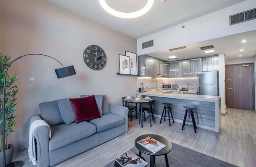 Jumeirah Lake Towers Condo | Free housekeeping visits during your stay - StayShort - Remarkable 1BR in JLT - Sleeps 4!