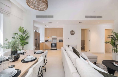 Dubai Apartment | Free housekeeping visits during your stay - StayShort - Elegant & Spacious 4BR for Families in Creek Harbour