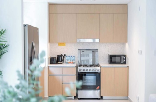 Dubai Apartment | Free housekeeping visits during your stay - StayShort - Elegant & Spacious 4BR for Families in Creek Harbour