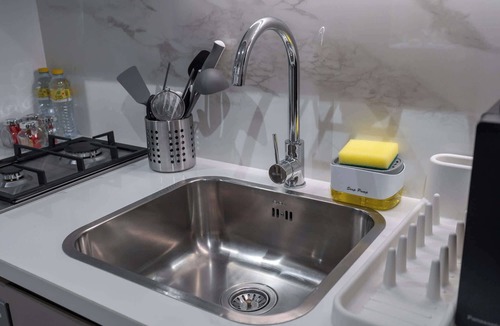 Nad Al Sheba Apartment | Free housekeeping visits during your stay - StayShort - Modern Studio in Azizi Riviera 46 Sleeps 2