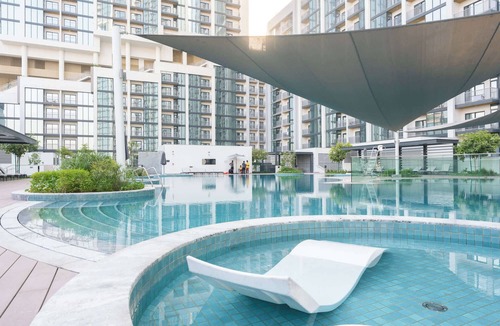 Nad Al Sheba Apartment | Free housekeeping visits during your stay - StayShort - Premium Meydan One Stay Perfect for 6 Guests