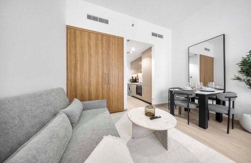 Nad Al Sheba Apartment | Free housekeeping visits during your stay - StayShort - Beauriful Modern Studio that Sleeps 4 at Riviera Beachfront