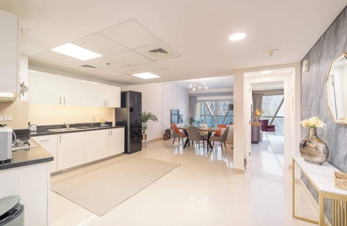 DIFC Apartment | Free housekeeping visits during your stay - StayShort - Stylish DIFC Apartment Sleeps 4 with Pool & Gym