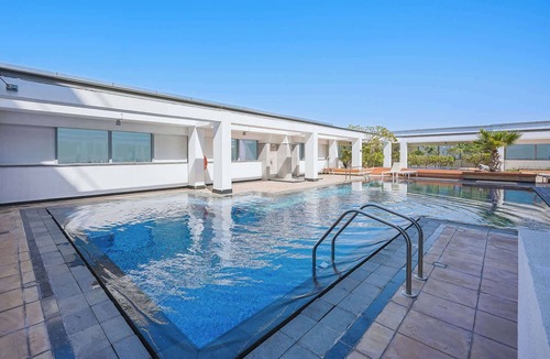 Bur Dubai Apartment | Free housekeeping visits during your stay - StayShort - DIFC sleeps 4 in a Convenient Location!