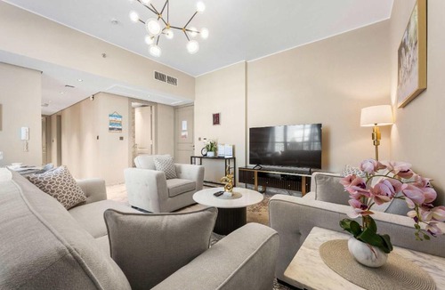 Discovery Gardens Apartment | Free housekeeping visits during your stay - StayShort - Hidden Jewel 1 minute walk from Al Furjan Metro Sleeps 5