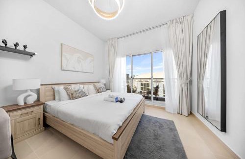 Dubai Sports City Apartment | Free housekeeping visits during your stay - StayShort - Chic Studio Apartment in Sports City - Sleeps 2