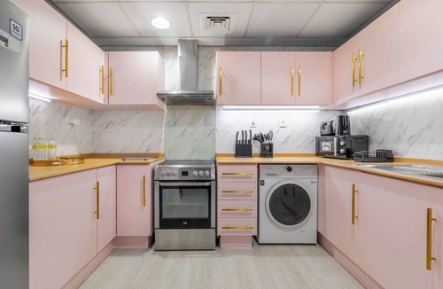 Jumeirah Lake Towers Apartment | Free housekeeping visits during your stay - StayShort - Stylish 2-Bedroom in JLT That Sleeps 6 Comfortably
