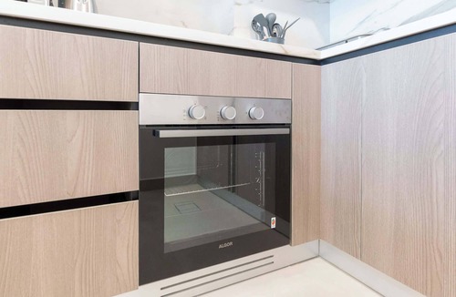 Jumeirah Village Triangle Apartment | Free housekeeping visits during your stay - StayShort - Comfortable 1BR Apartment in JVT with Gym & Pool Sleeps 2