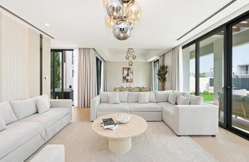 Dubai Villa | Garden Jacuzzi 4BR Villa A Ranches 3