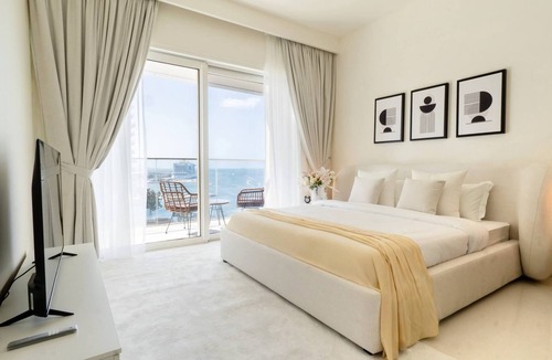 Dubai Marina Apartment | Grand Bleu Tower 02 - 104