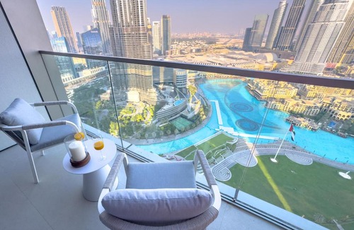 Downtown Dubai Apartment | GRANDE RESIDENCES with a direct Burj Khalifa view and Private Fountain Show at 62nd floor with DXB AIRPORT VIP Shuttle option for 8 guests