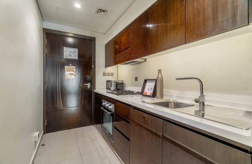 Downtown Dubai Apartment | GuestReady - City Nest | Balcony | Majestine Tower