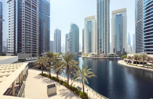 Jumeirah Lake Towers Apartment | GuestReady - High Floor | Canal View Near Dubai Marina