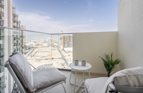 Jadaf Apartment | GuestReady - Sunny Retreat near Dubai Frame