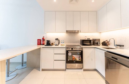 Umm Suqeim 3 Apartment | HAVN - 1Bed in Madinat Jumeirah, Burj Al Arab view