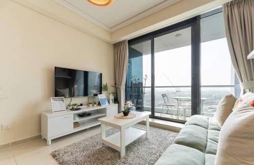 Jumeirah Lake Towers Apartment | HAVN - Studio Apartment in Goldcrest Views, JLT