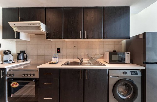 The Greens Apartment | HAVN - Studio in Alka, The Greens