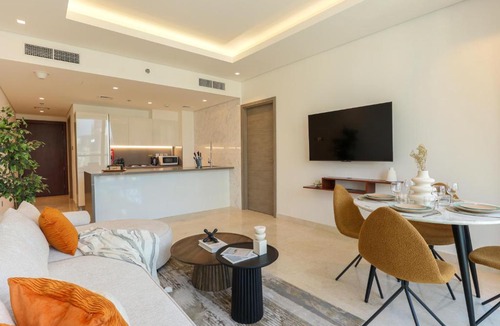 Downtown Dubai Apartment | HiGuests - City Elegance 1BR in The Sterling by Omniyat