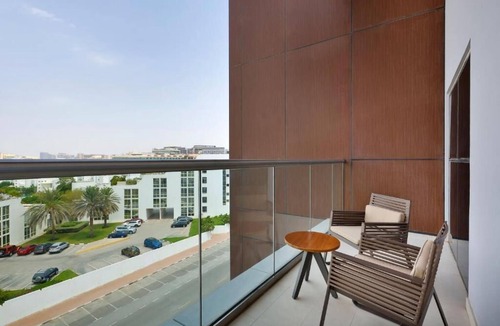Garhoud Apartment | King Studio Near DXB Airport By Luxury Bookings