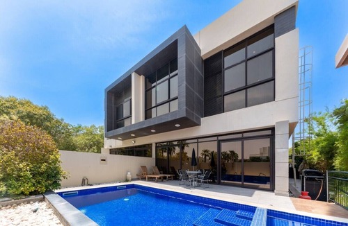 Dubai House | Lavish 3 Bed Villa l Private Pool l Golf Course