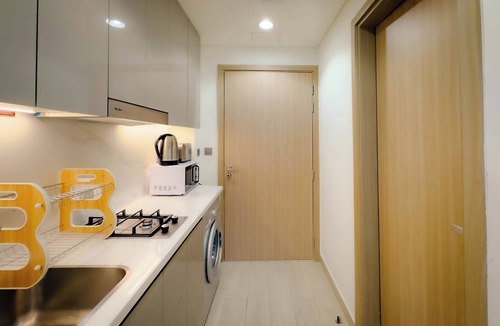Dubai Apartment | Lavish Studio "10 min Downtown"