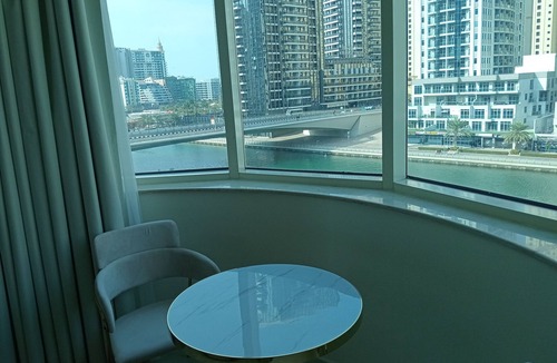 Dubai Marina Apartment | Lux Marina-View 2 Bedroom Unit, Walking Distance to JBR Beach, Metro & Tram.