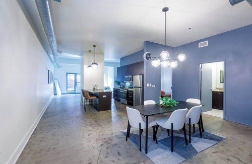 Downtown Pittsburgh Apartment | Luxe 2BR Loft Retreat: Private Terrace & Free Gym