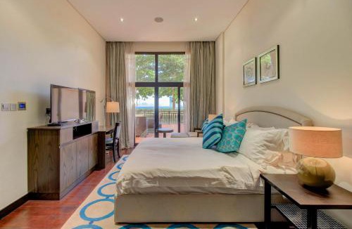 Palm Jumeirah Apartment | Luxe Getaways Royal Amwaj Palm Jumeirah Resort Apartment Holiday Home
